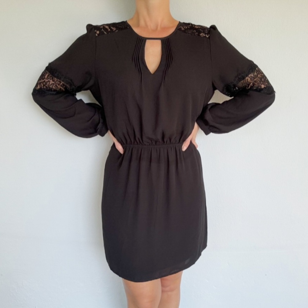 Express black lace long sleeve keyhole neckline elastic waist dress size large